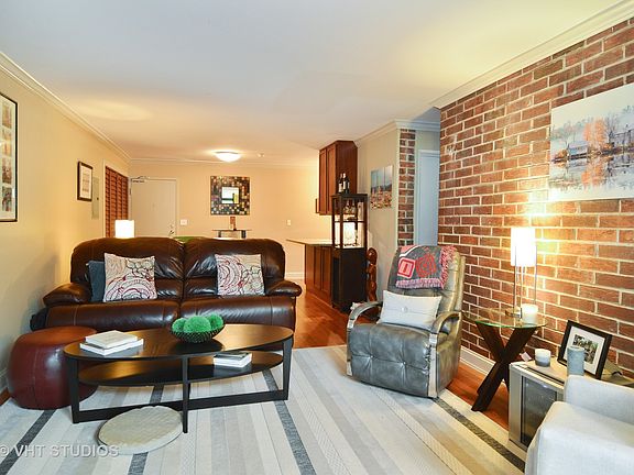 3rd image of 3900 N Pine Grove Ave APT 311