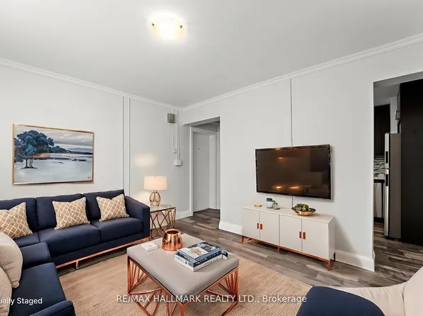 276 King Edward Ave #2, Toronto, ON M4C 0A8