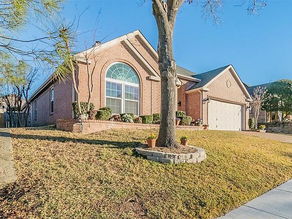 2nd image of 4013 Chinaberry Dr