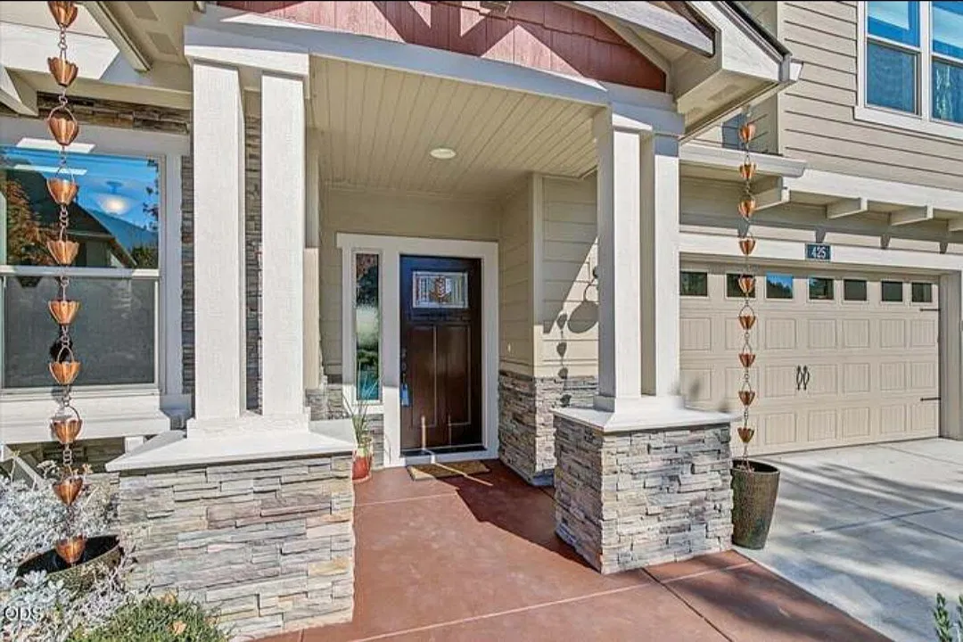 5 bed, 2.5 bath, 2606 sqft, $3,500 — Photo 4