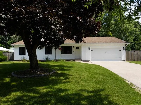 608 Janet St, East Tawas, MI 48730