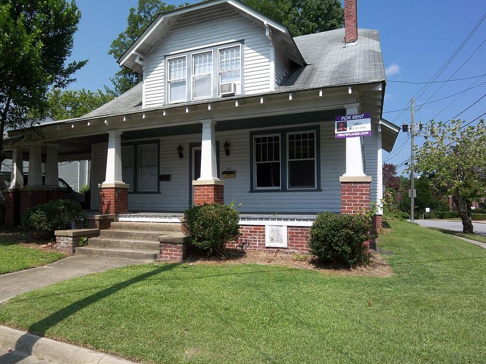 1st image of 400 S Holly St