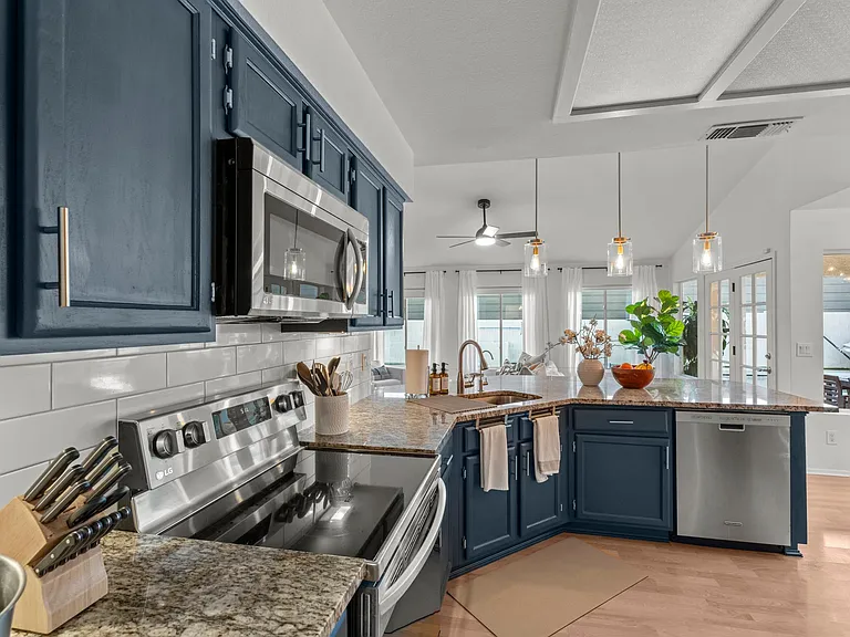 3001 E Redwood Ln — Photo 16