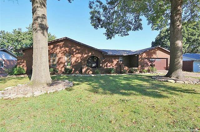 1st image of 1922 Sherwood Dr