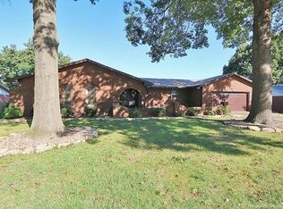 1922 Sherwood Dr, Cape Girardeau, MO 63701