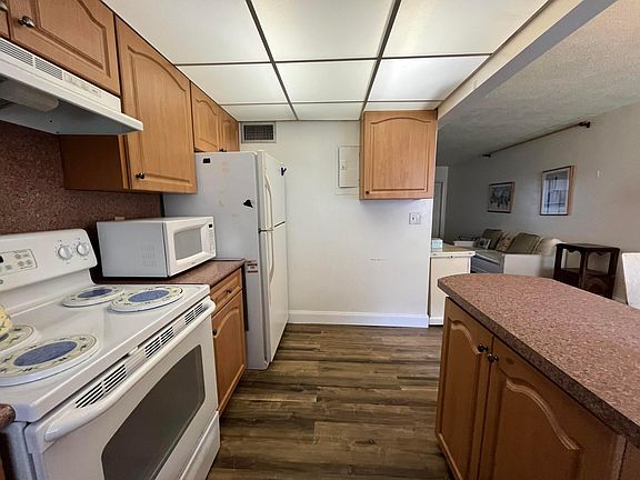 3rd image of 44 Stratford D