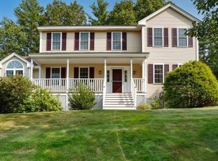 17 Haywood Rd, Londonderry, NH 03053