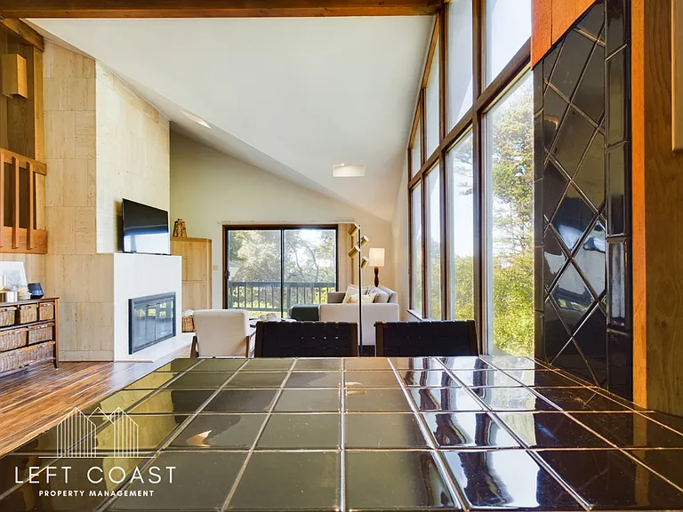 132 Salishan Dr — Photo 50