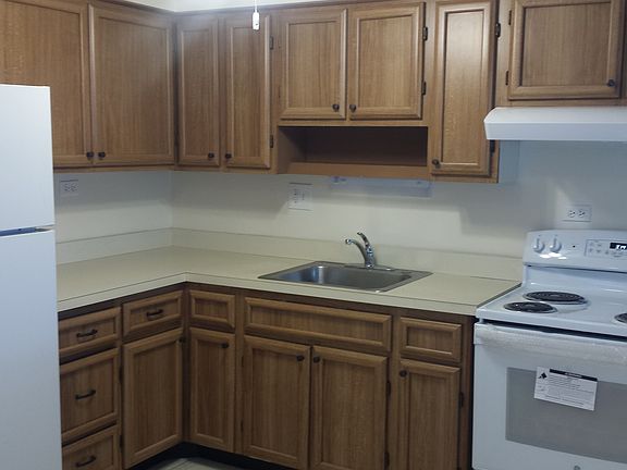 4th image of 109 S Elmwood Ave APT 13