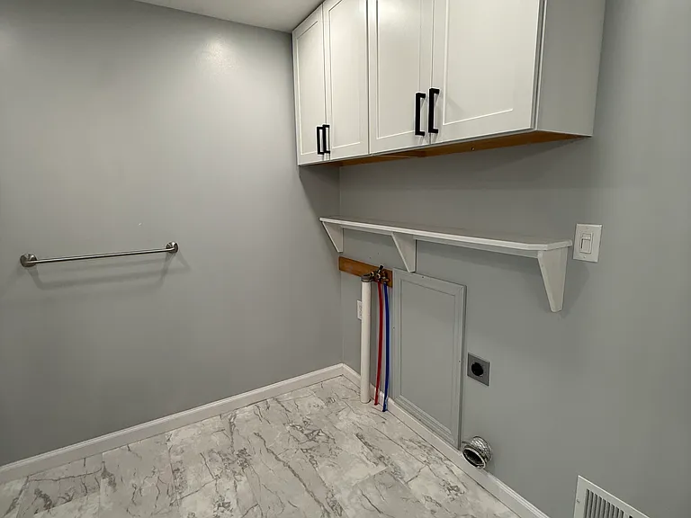 Washer/Dryer Hookups Available