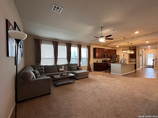 4 bed, 3.0 bath, 2506 sqft, $2,600 — Photo 3