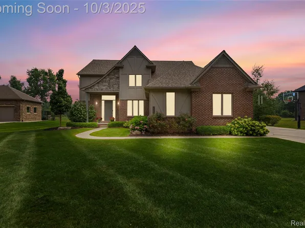 68242 Lake Angela Point, Richmond, MI 48062