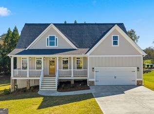 105 Bob White Dr, Calhoun, GA 30701