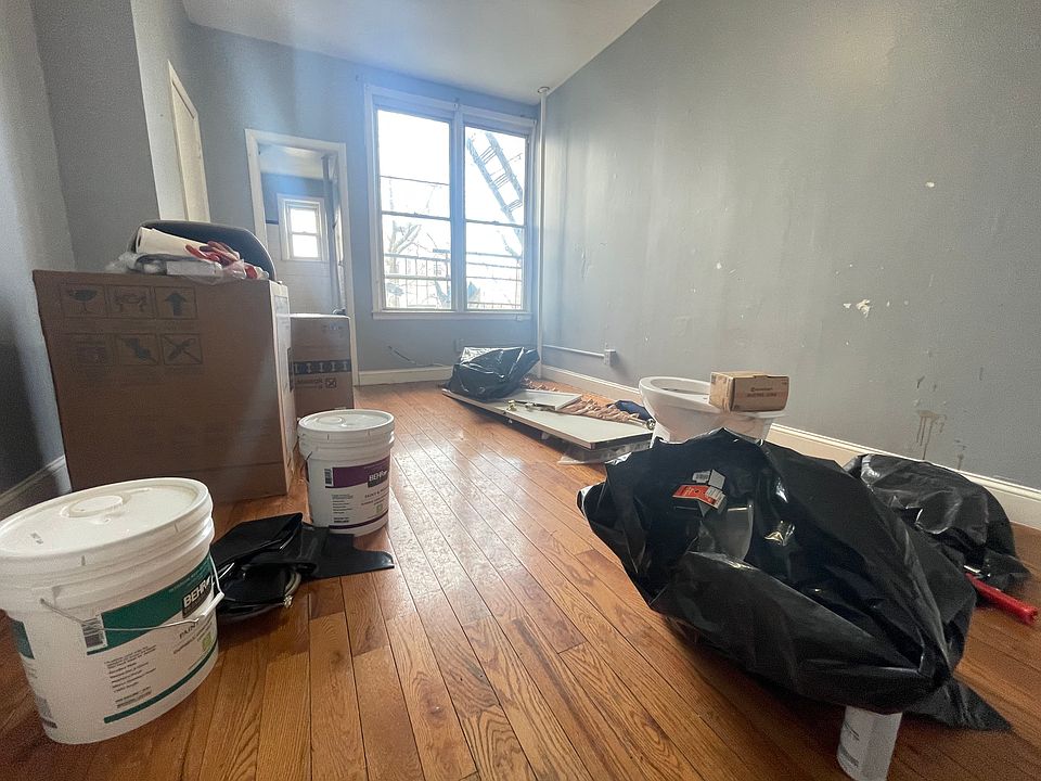 2nd image of 517 12th St #6E