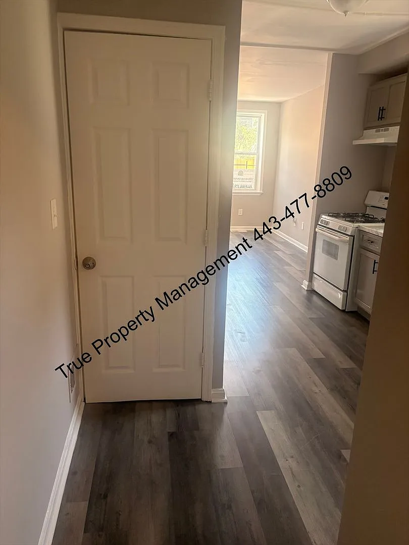Spacious 3-Bedroom Baltimore Rowhome with In-Unit Laundry $1,350/Month! — Photo 3