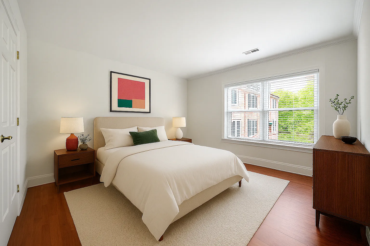 3 bed, 1053 sqft, $3,100 — Photo 3