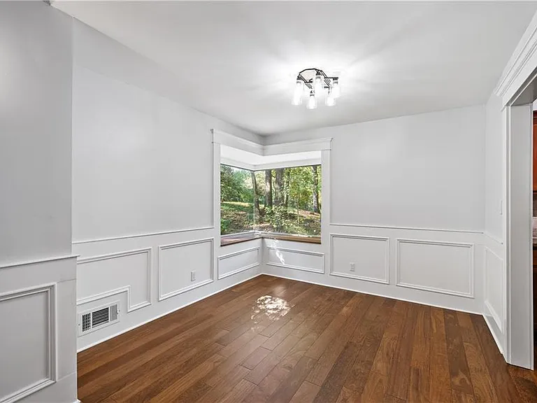 3467 Shawnee Trl SE — Photo 6