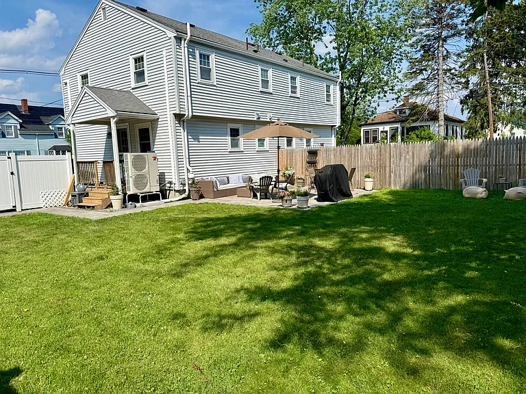 33B Grape St — Photo 4