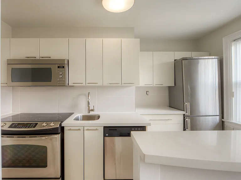 778 Broadview Ave — Photo 16