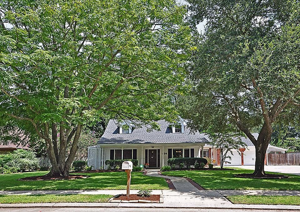 1st image of 404 Huckleberry Dr