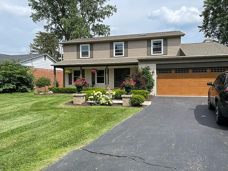 9507 Steep Hollow Dr photo 1