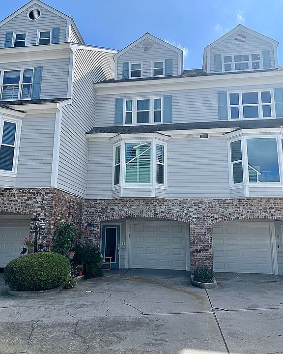 4 Level Townhome w/Elevator