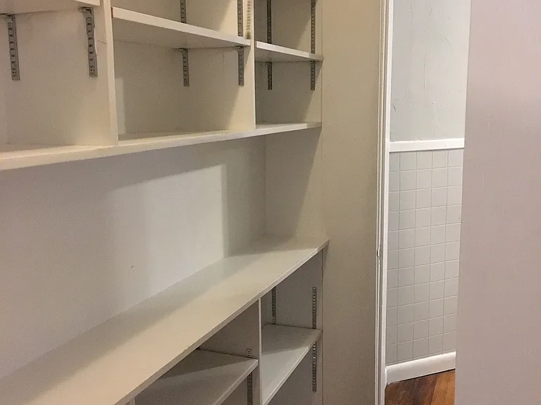 16 Glenside Ave #1R — Photo 5