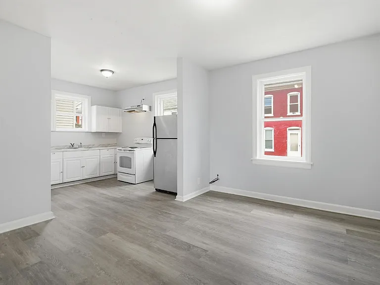 505 W Church St — Photo 9