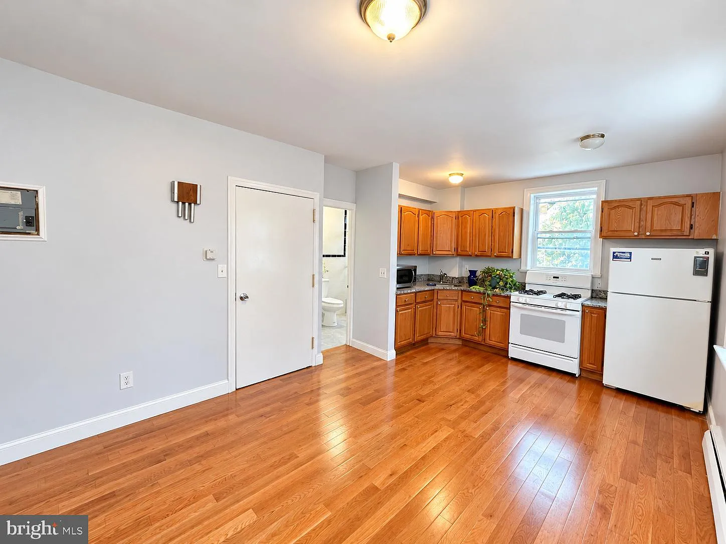 912 Ridge Ave — Photo 3