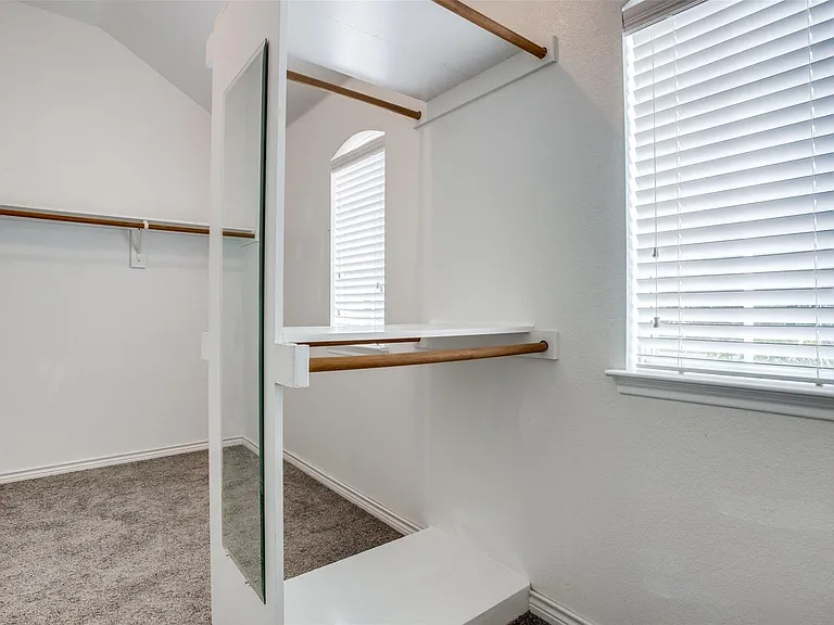 1627 Summerfield Dr — Photo 11