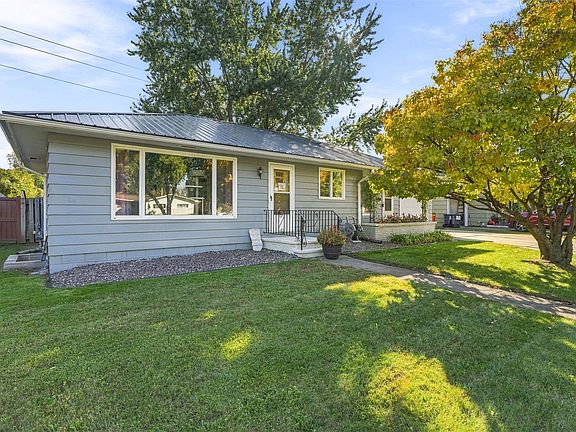 2nd image of 1703 Lloyd Avenue