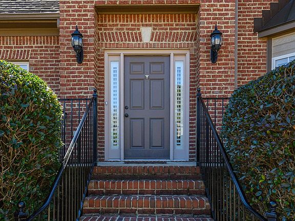 4th image of 321 Cedar Hill Dr