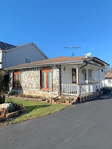 1132 Carol St photo 1