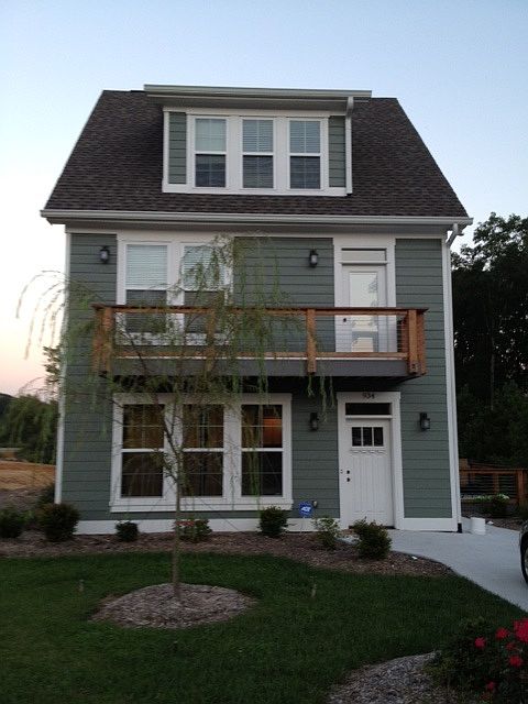 1st image of 934 Geswein Ct
