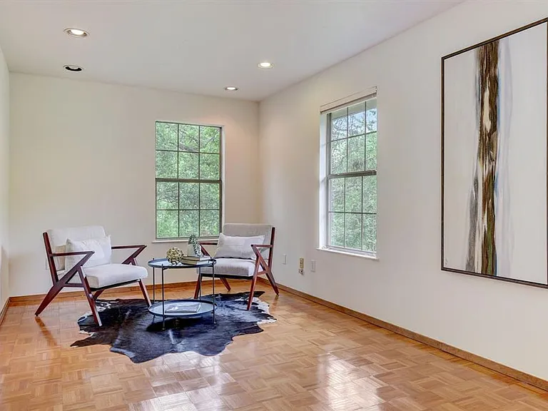 805 Leonard St — Photo 23