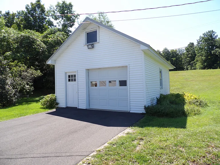 3058 Delaware Tpke — Photo 4