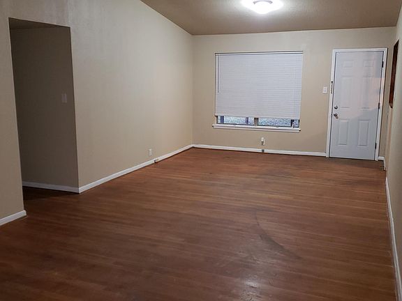 5th image of 422 Hialeah Ave