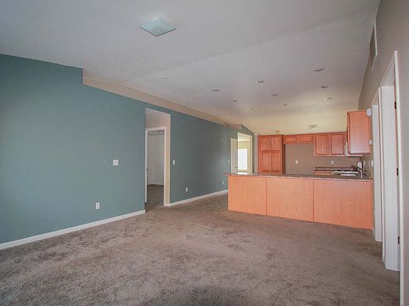 Living Room / Kitchen Combo