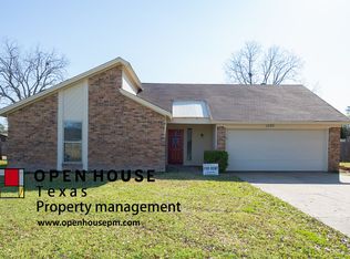 1026 Kane St, Benbrook, TX 76126