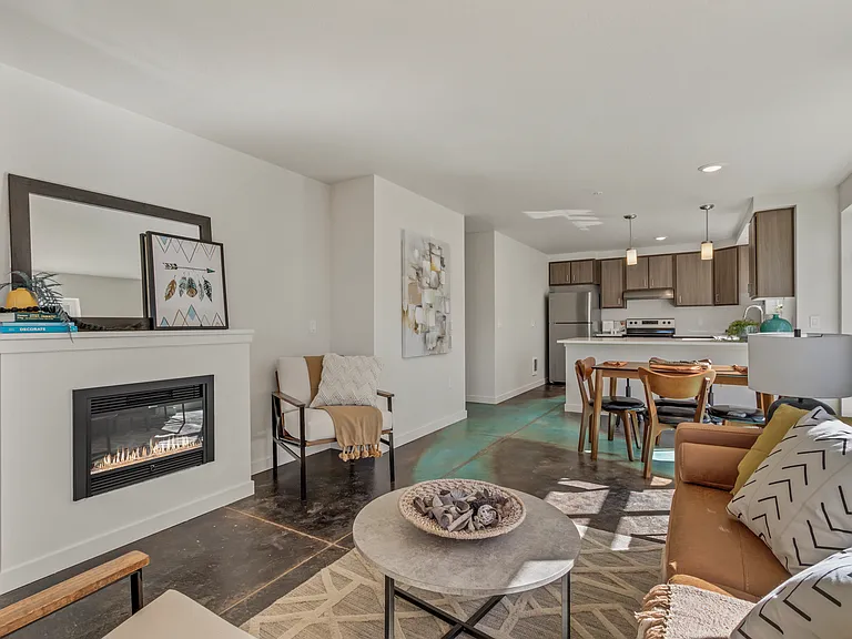 River Falls Apartments — Photo 12