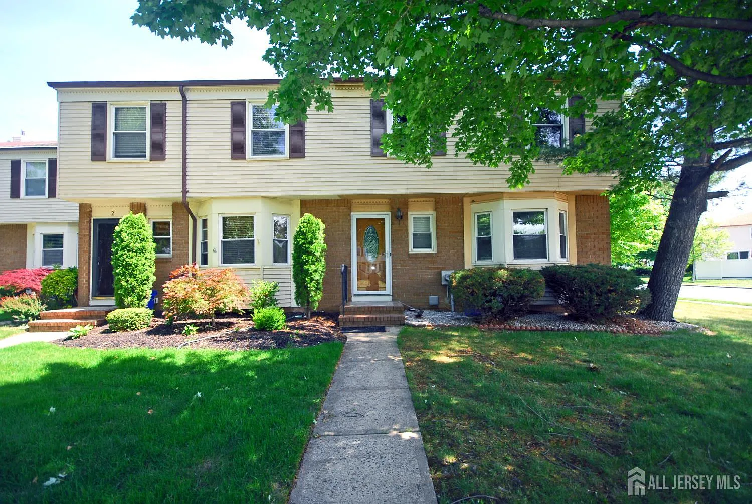 3 bed, 2.5 bath, 1092 sqft, $3,300 — Photo 1