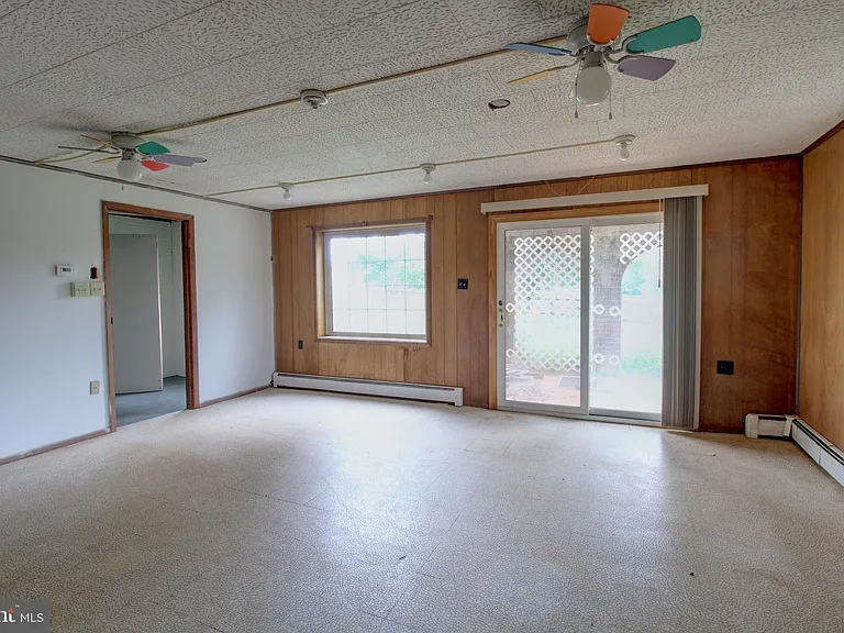 113 Thornton Ct — Photo 32