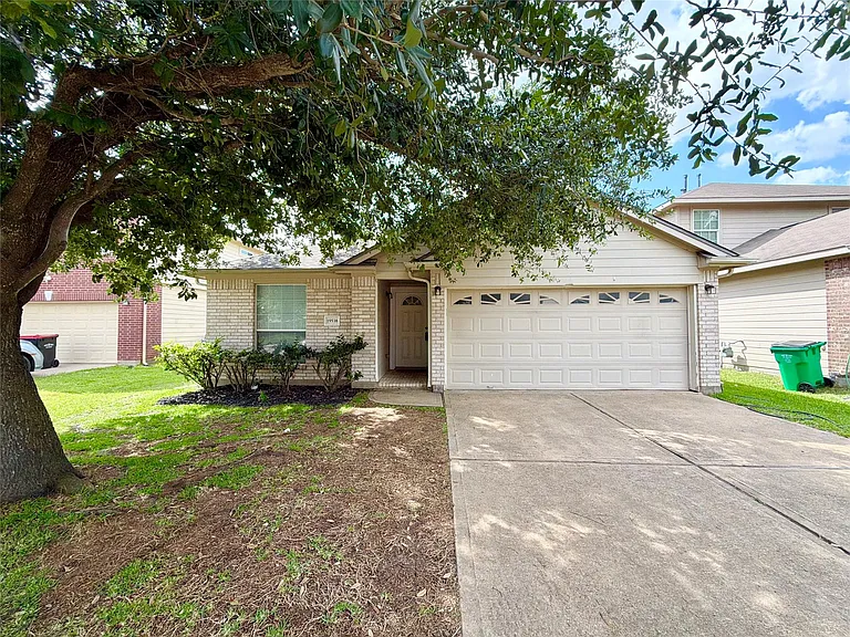 19538 Plantation Cove Ln — Photo 2