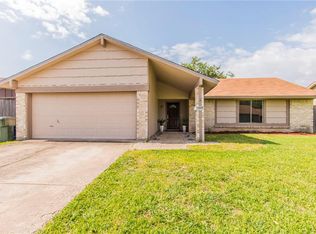 2802 Elk Grove Rd, Carrollton, TX 75007