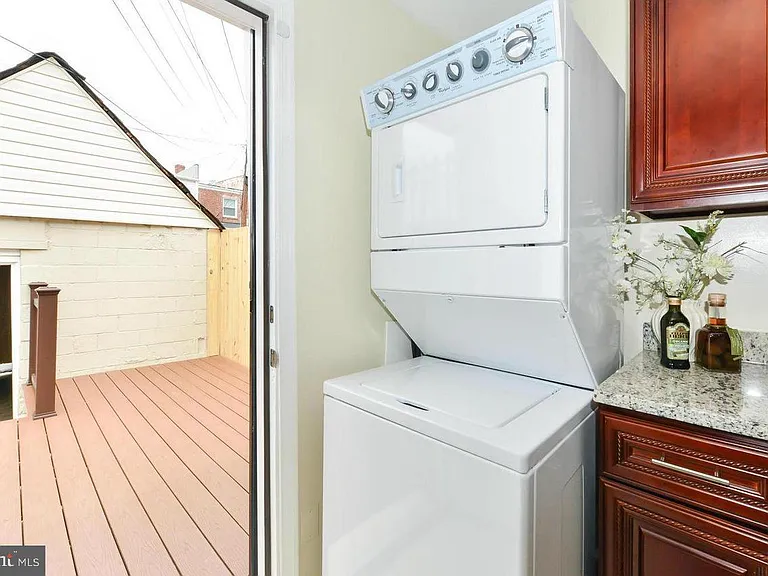 1648 L St NE — Photo 22