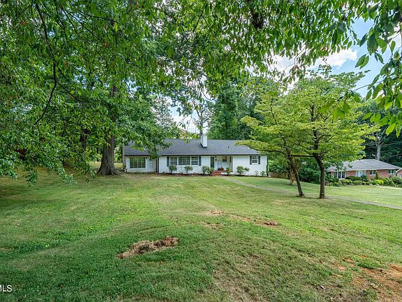 2nd image of 109 Oak Ln