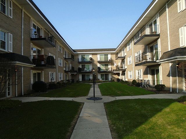 1st image of 6513 N Northwest Hwy APT 3F