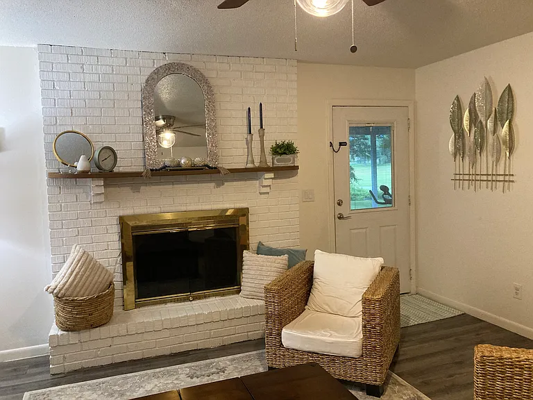 205 SE Jonathan Way — Photo 17