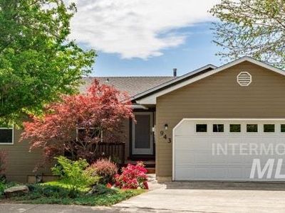 943 Colt Rd, Moscow, ID, 83843
