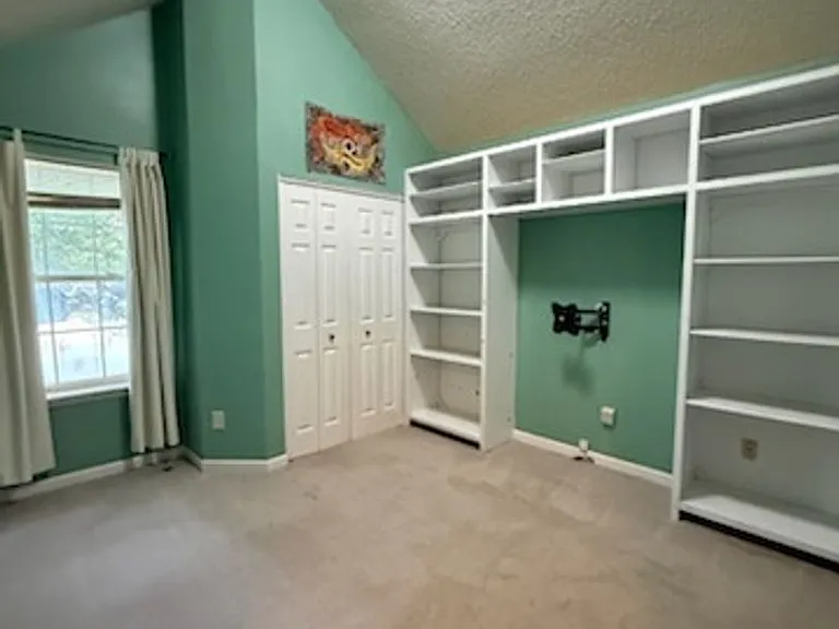 1325 Parkwood Dr — Photo 7